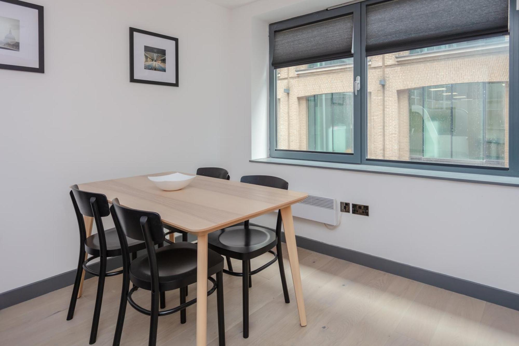 Stylish 1 Bedroom Apartment In Holborn In A Great Location Лондон Екстериор снимка